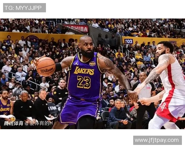 火箭与湖人激战第五场争夺季后赛生死战的精彩瞬间回顾